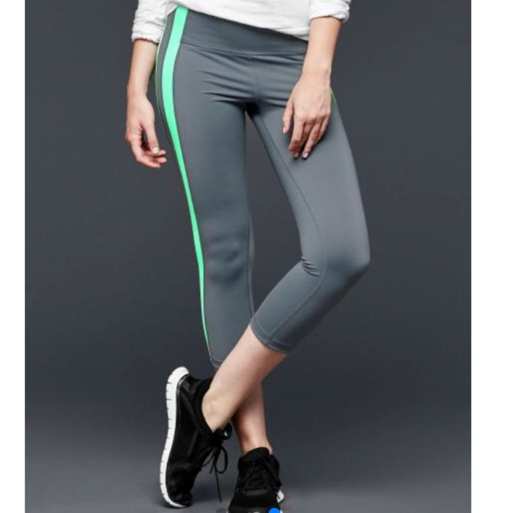 GapFit Workout Capris